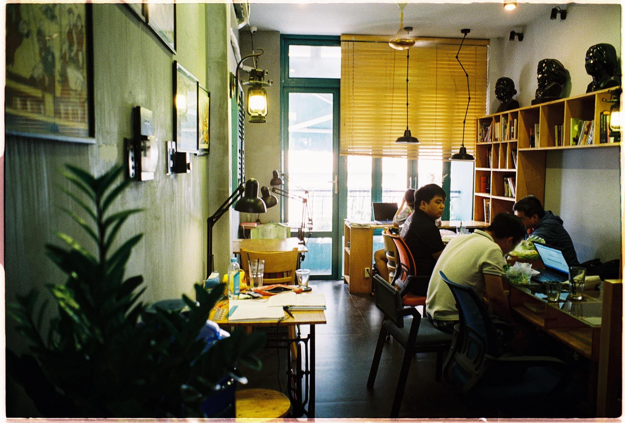 Cảm ơn Slowee Coffee & Books - Chốn Hoài Niệm Yên Tĩnh Giữa Lòng Tân Bình
